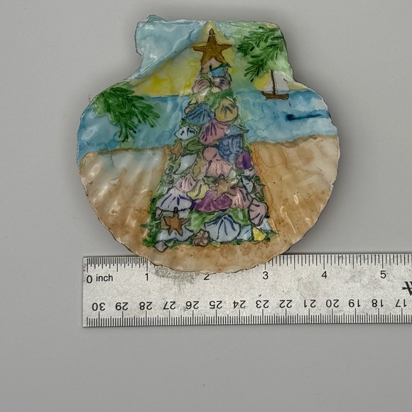 Handmade Coastal Christmas Tree painted on REAL scallop shell - Picture 3 of 5